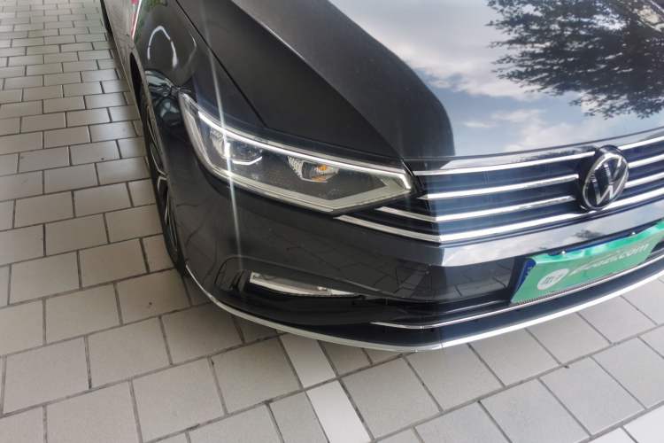 Used Volkswagen Magotan 2020 330TSI DSG Leading Model Right Front Headlight