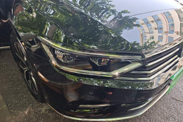 Used Volkswagen Magotan 2020 330TSI DSG Leading Model Right Front Headlight