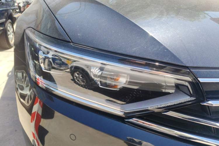 Used Volkswagen Magotan 2020 330TSI DSG Luxury Edition Right Front Headlight