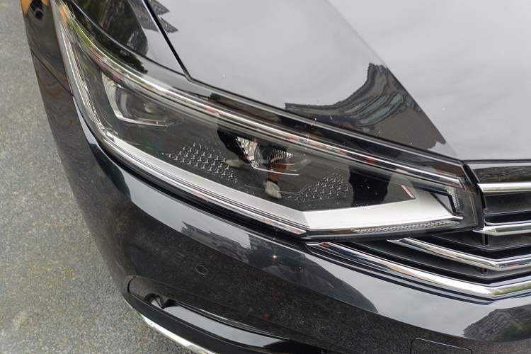 Used Volkswagen Magotan 2020 330TSI DSG Luxury Edition Right Front Headlight