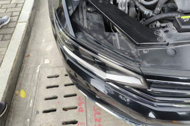 Used Volkswagen Magotan 2020 330TSI DSG Leading Model Right Front Headlight