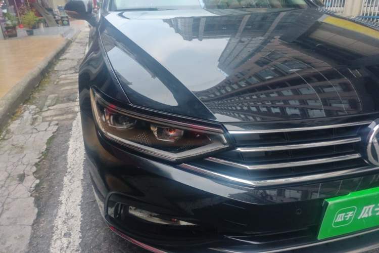 Used Volkswagen Magotan 2020 330TSI DSG Leading Model Right Front Headlight