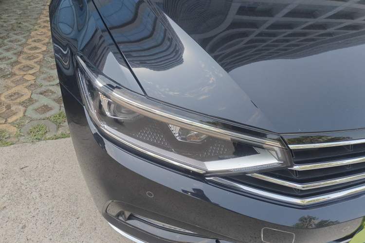 Used Volkswagen Magotan 2020 330TSI DSG Luxury Edition Right Front Headlight