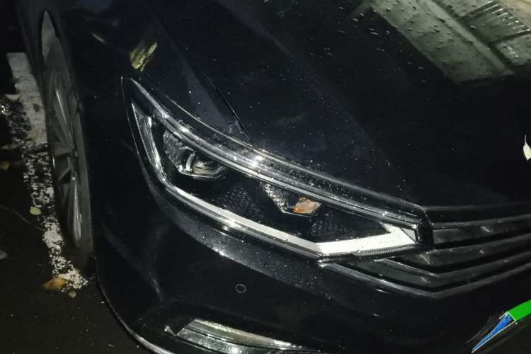Used Volkswagen Magotan 2020 330TSI DSG Luxury Edition Right Front Headlight