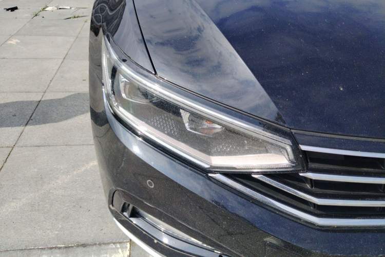 Used Volkswagen Magotan 2020 330TSI DSG Luxury Edition Right Front Headlight