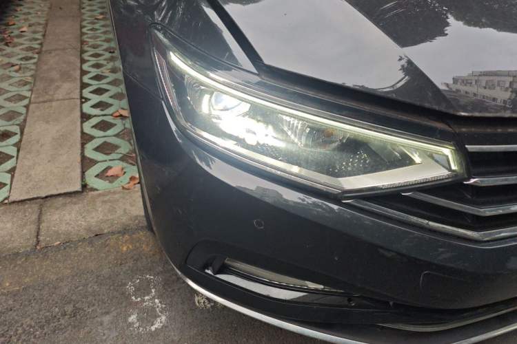 Used Volkswagen Magotan 2020 330TSI DSG Luxury Edition Right Front Headlight
