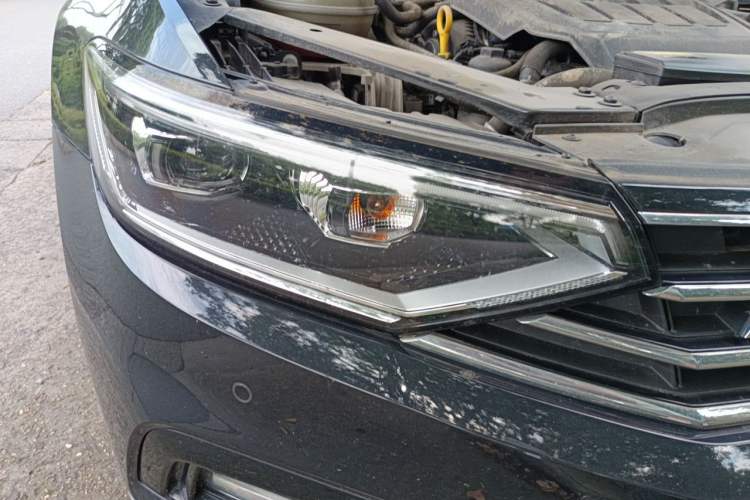 Used Volkswagen Magotan 2020 330TSI DSG Leading Model Right Front Headlight