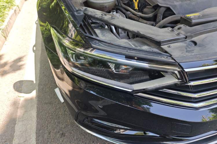 Used Volkswagen Magotan 2020 330TSI DSG Luxury Edition Right Front Headlight
