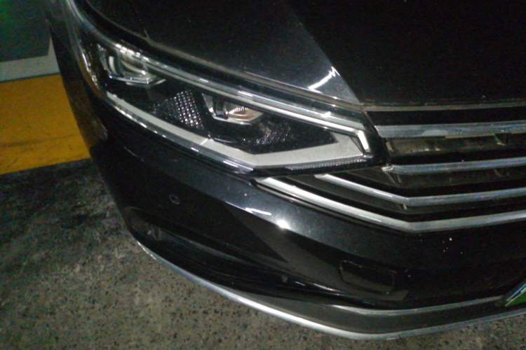 Used Volkswagen Magotan 2020 330TSI DSG Leading Model Right Front Headlight