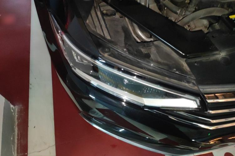 Used Volkswagen Magotan 2020 330TSI DSG Luxury Edition Right Front Headlight