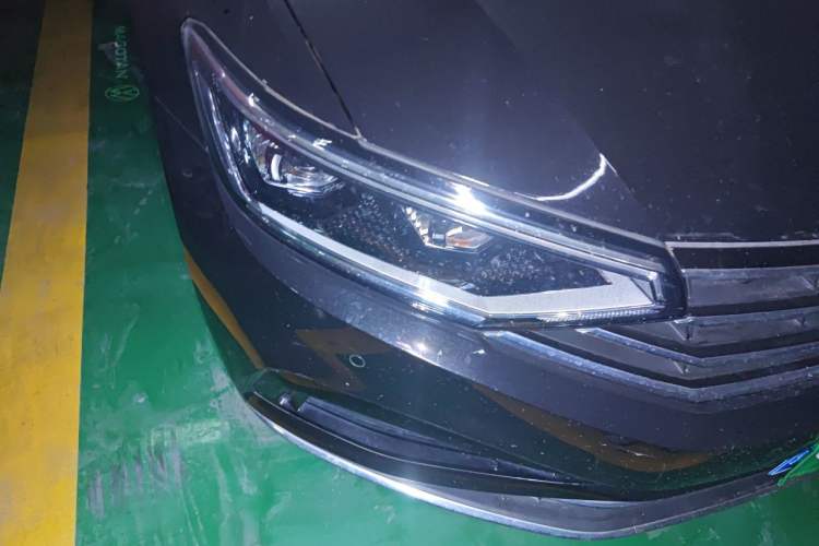 Used Volkswagen Magotan 2020 330TSI DSG Luxury Edition Right Front Headlight