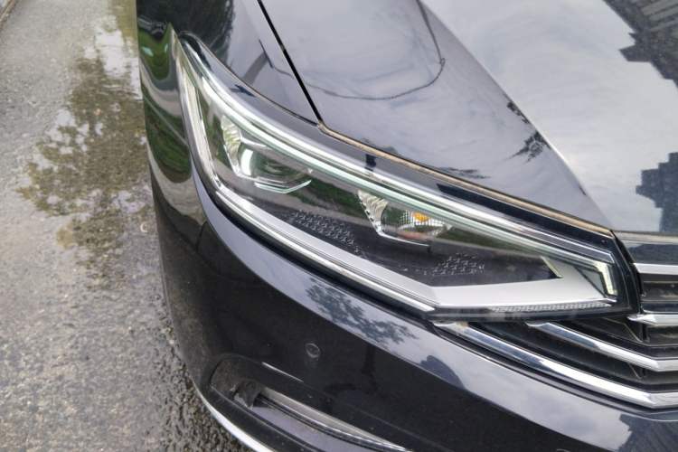 Used Volkswagen Magotan 2020 330TSI DSG Leading Model Right Front Headlight