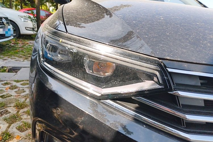 Used Volkswagen Magotan 2020 330TSI DSG Leading Model Right Front Headlight