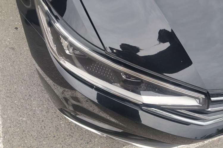 Used Volkswagen Magotan 2020 330TSI DSG Leading Model Right Front Headlight