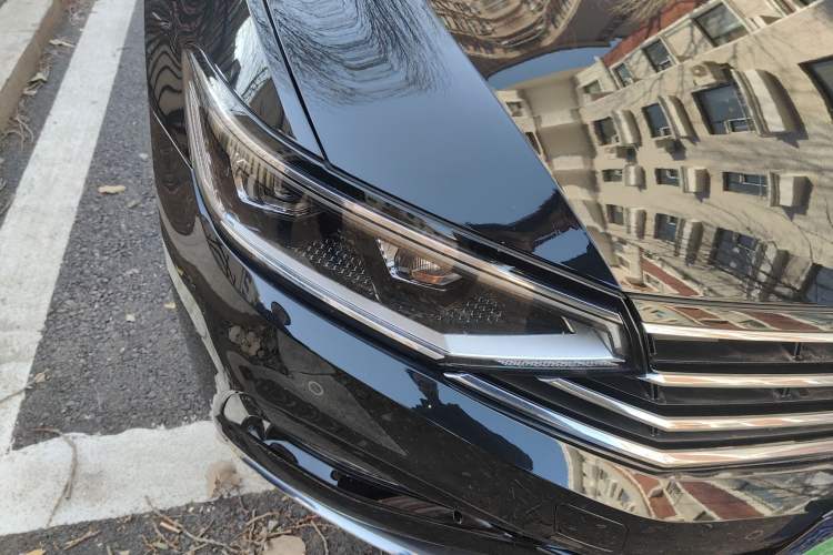 Used Volkswagen Magotan 2020 330TSI DSG Luxury Edition Right Front Headlight