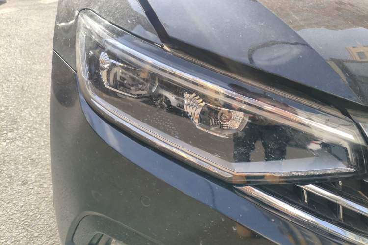 Used Volkswagen Magotan 2020 380TSI DSG Luxury Version Right Front Headlight