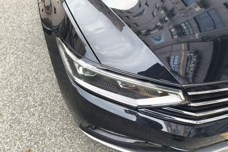 Used Volkswagen Magotan 2020 330TSI DSG Leading Model Right Front Headlight
