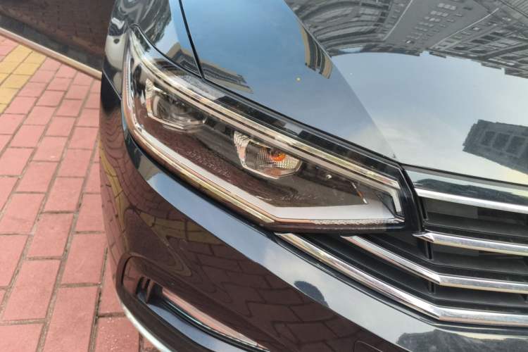 Used Volkswagen Magotan 2020 330TSI DSG Leading Model Right Front Headlight