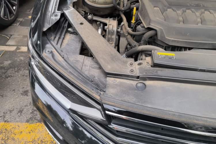 Used Volkswagen Magotan 2020 330TSI DSG Leading Model Right Front Headlight