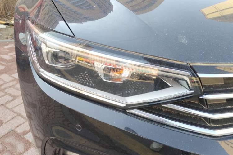 Used Volkswagen Magotan 2020 380TSI DSG Luxury Version Right Front Headlight