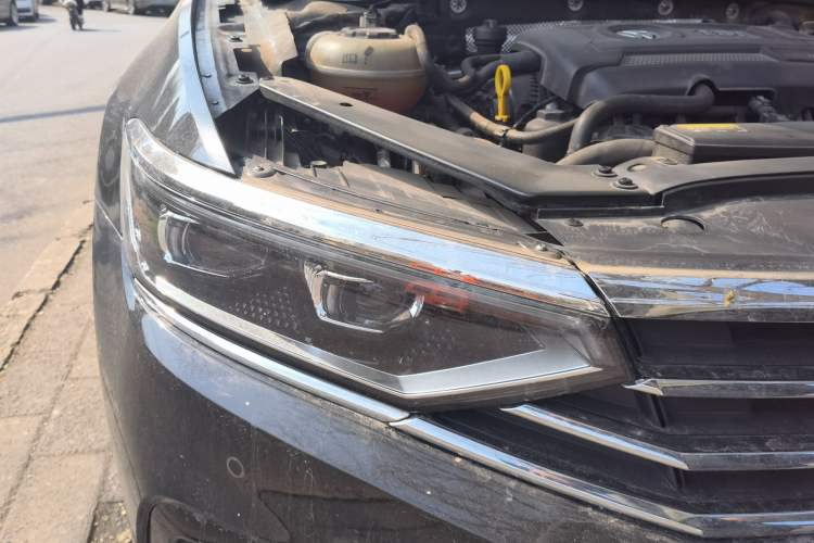 Used Volkswagen Magotan 2020 380TSI DSG Luxury Version Right Front Headlight
