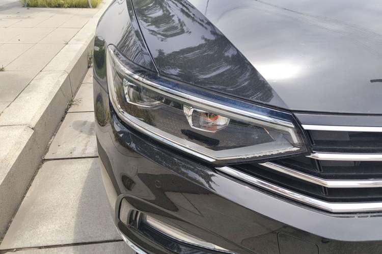 Used Volkswagen Magotan 2020 330TSI DSG Luxury Edition Right Front Headlight