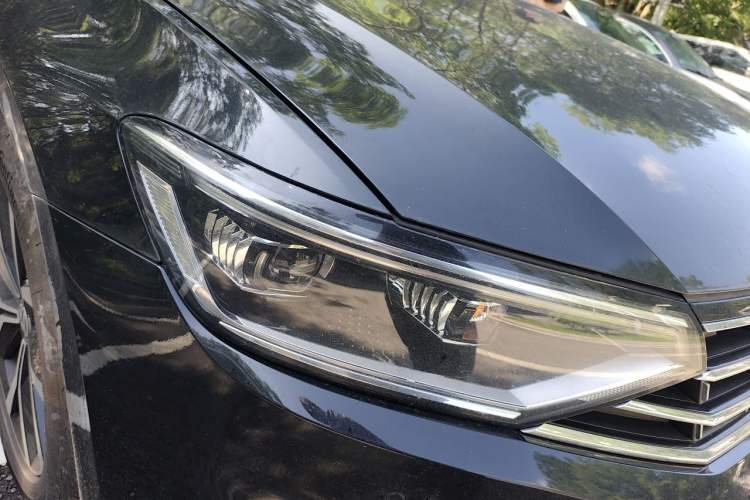 Used Volkswagen Magotan 2020 330TSI DSG Leading Model Right Front Headlight