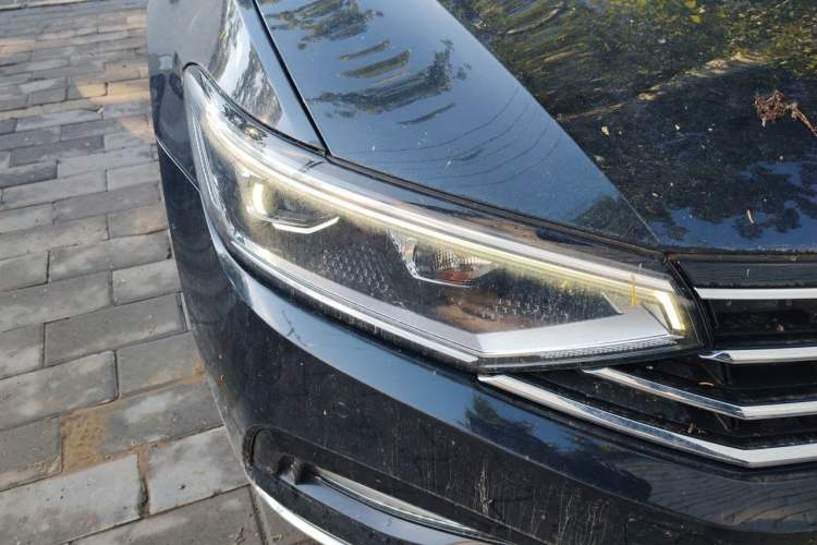 Used Volkswagen Magotan 2020 330TSI DSG Luxury Edition Right Front Headlight