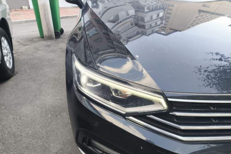 Used Volkswagen Magotan 2020 280TSI DSG Comfort Edition Right Front Headlight