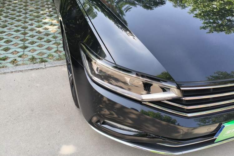 Used Volkswagen Magotan 2020 330TSI DSG Luxury Edition Right Front Headlight