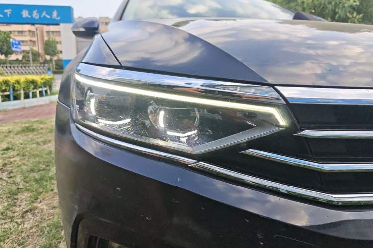 Used Volkswagen Magotan 2020 380TSI DSG Luxury Version Right Front Headlight