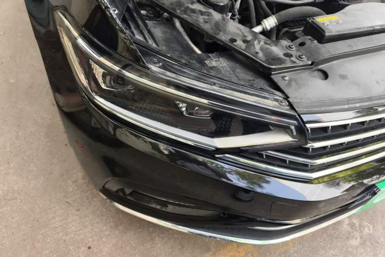Used Volkswagen Magotan 2020 280TSI DSG Comfort Edition Right Front Headlight
