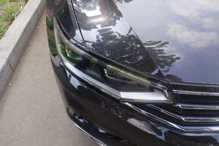 Used Volkswagen Magotan 2020 330TSI DSG Luxury Edition Right Front Headlight