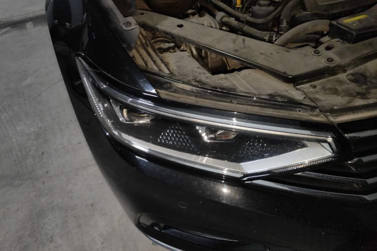 Used Volkswagen Magotan 2020 330TSI DSG Leading Model Right Front Headlight