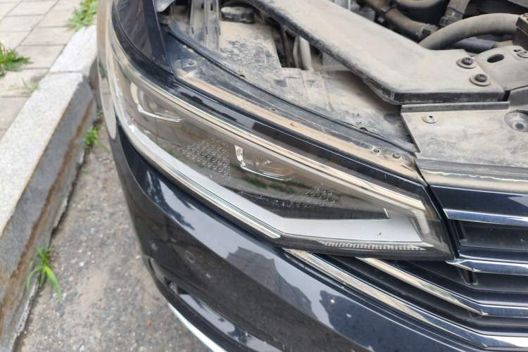 Used Volkswagen Magotan 2020 330TSI DSG Luxury Edition Right Front Headlight