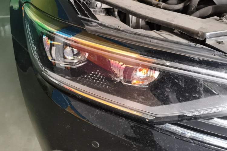 Used Volkswagen Magotan 2020 330TSI DSG Luxury Edition Right Front Headlight