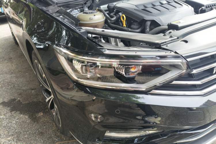 Used Volkswagen Magotan 2020 330TSI DSG Luxury Edition Right Front Headlight