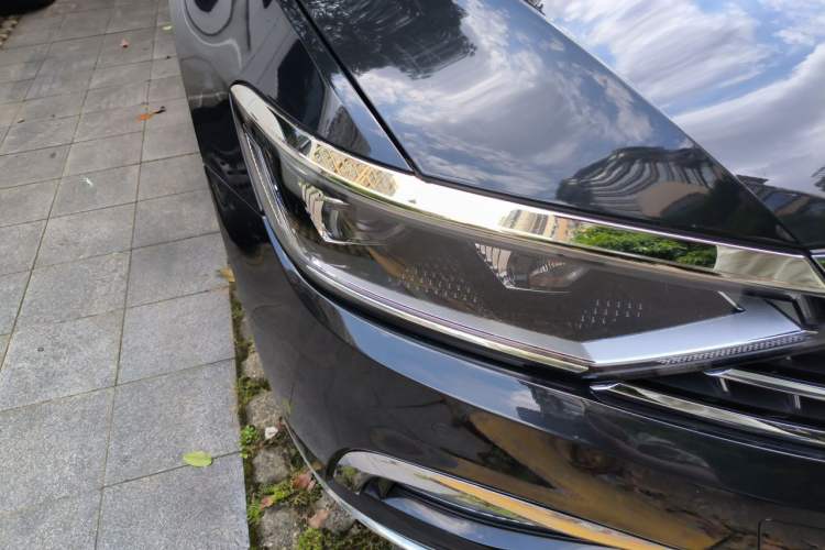 Used Volkswagen Magotan 2020 330TSI DSG Luxury Edition Right Front Headlight