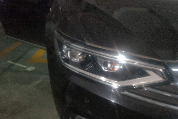 Used Volkswagen Magotan 2020 330TSI DSG Luxury Edition Right Front Headlight