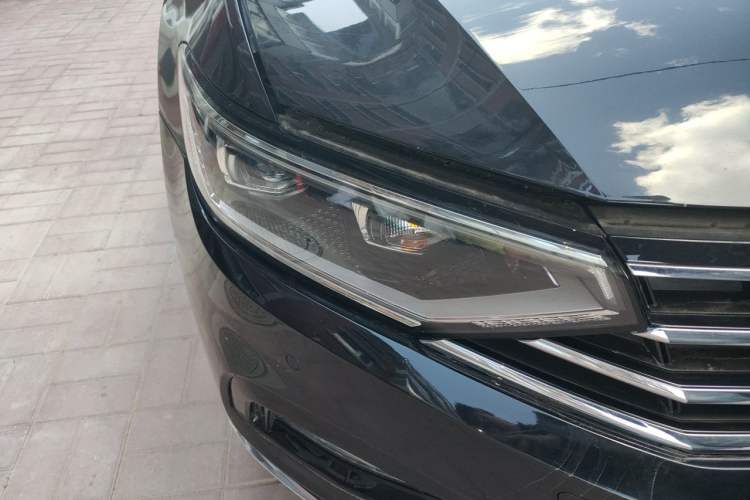 Used Volkswagen Magotan 2020 330TSI DSG Luxury Edition Right Front Headlight