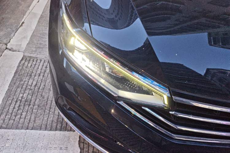 Used Volkswagen Magotan 2020 330TSI DSG Luxury Edition Right Front Headlight