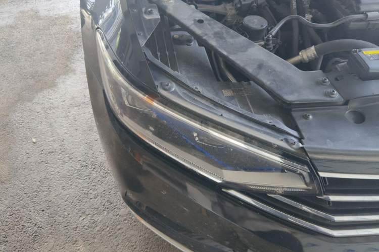 Used Volkswagen Magotan 2020 280TSI DSG Comfort Edition Right Front Headlight