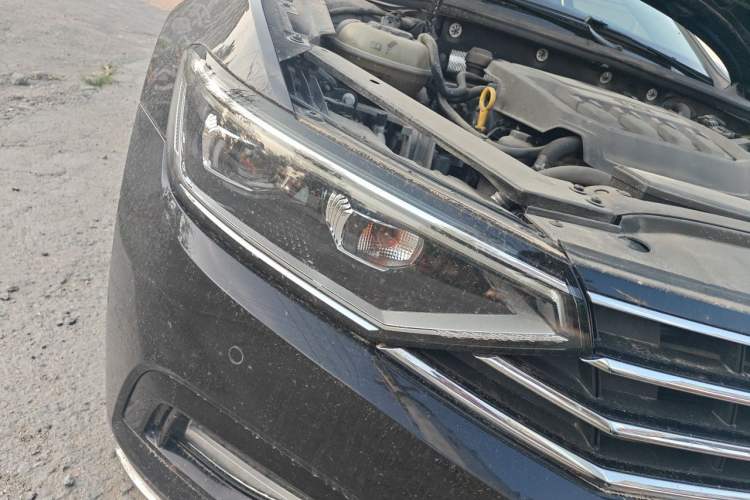 Used Volkswagen Magotan 2020 330TSI DSG Luxury Edition Right Front Headlight