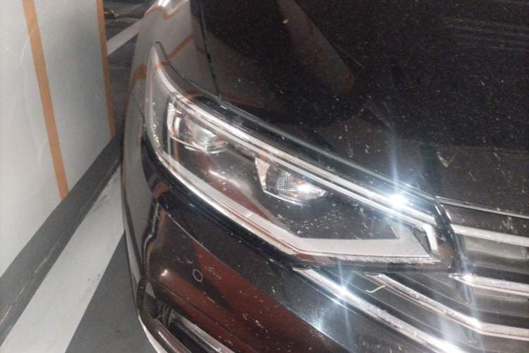 Used Volkswagen Magotan 2020 280TSI DSG Comfort Edition Right Front Headlight