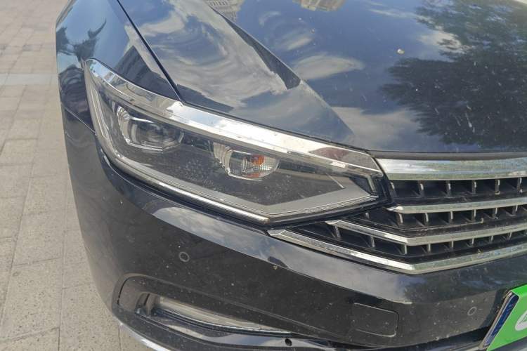 Used Volkswagen Magotan 2020 330TSI DSG Luxury Edition Right Front Headlight