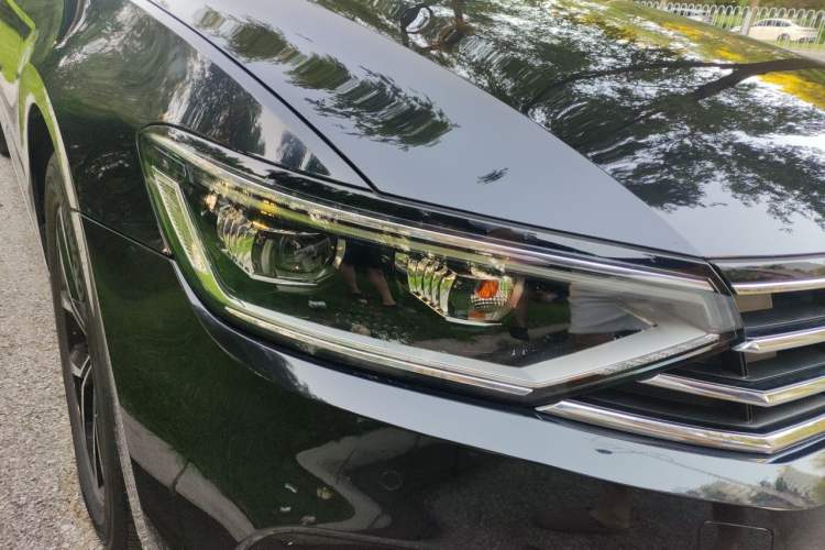 Used Volkswagen Magotan 2020 330TSI DSG Leading Model Right Front Headlight