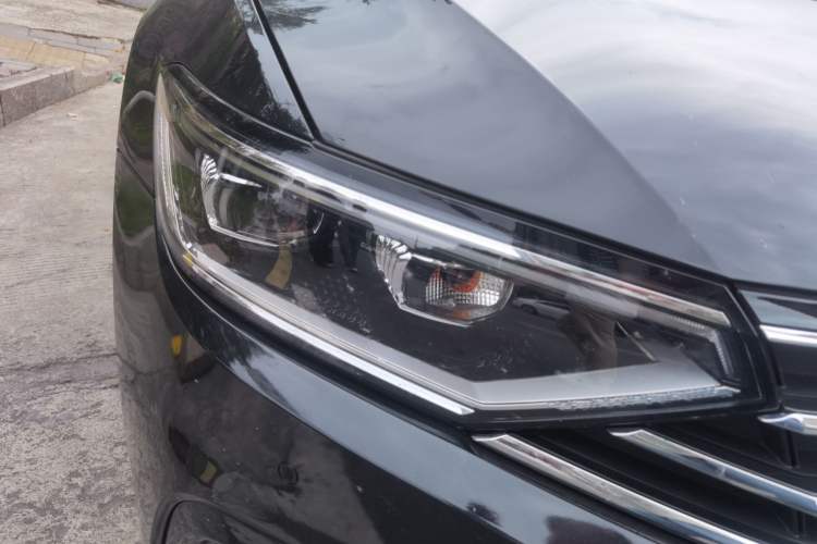 Used Volkswagen Magotan 2020 330TSI DSG Leading Model Right Front Headlight