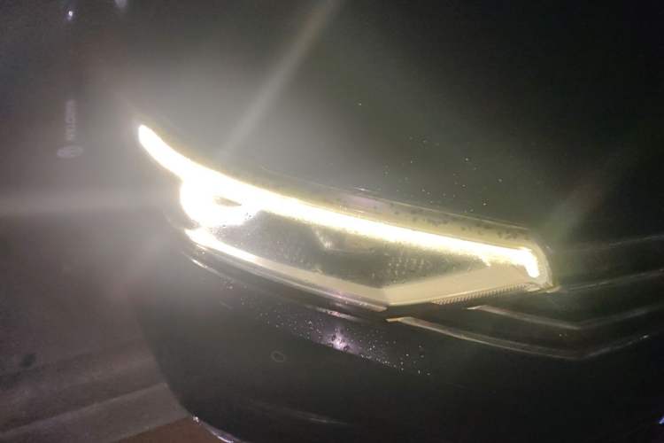 Used Volkswagen Magotan 2020 330TSI DSG Luxury Edition Right Front Headlight