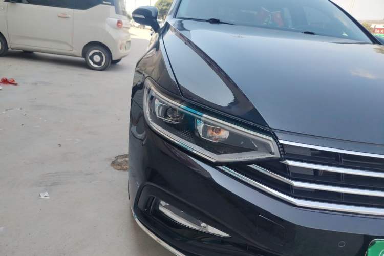 Used Volkswagen Magotan 2020 330TSI DSG Luxury Edition Right Front Headlight