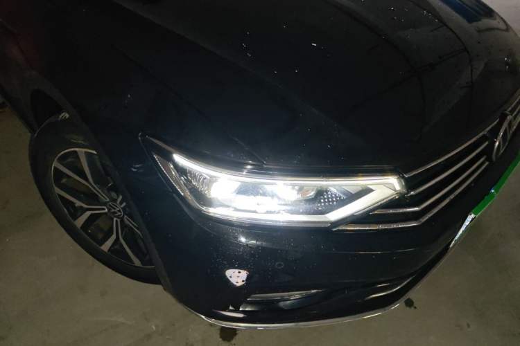 Used Volkswagen Magotan 2020 330TSI DSG Leading Model Right Front Headlight